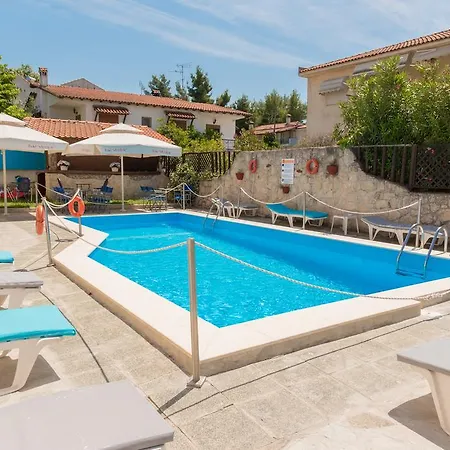 Aparthotel Oscar *