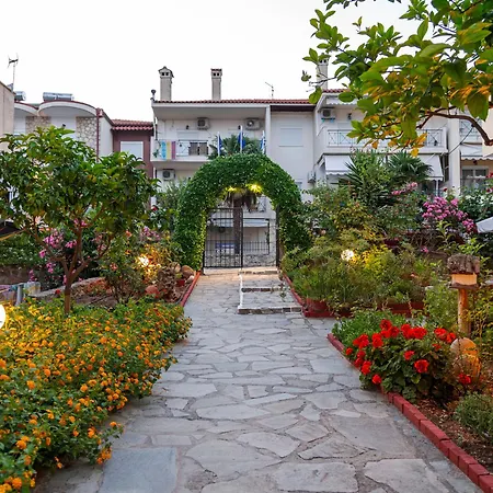 Oscar Aparthotel 4*